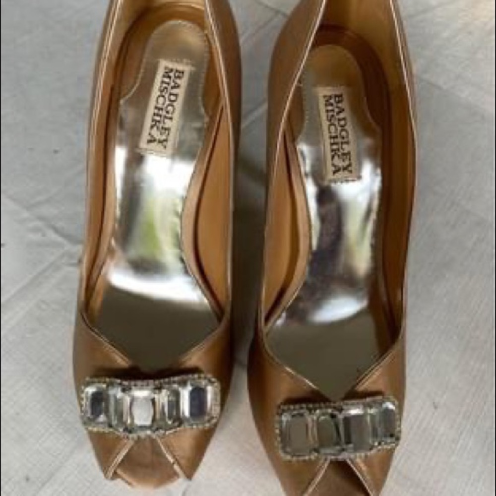 Gold nude pump heels Badgley Mischka bridal - Picture 10 of 10